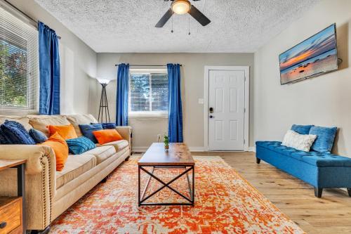 Eagan Park House | Beautiful House Mins Away From the Airport