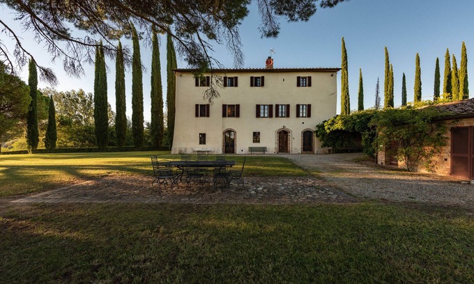 Siena House | Beautiful house on garden with shared pool just a few minutes Siena Tuscany