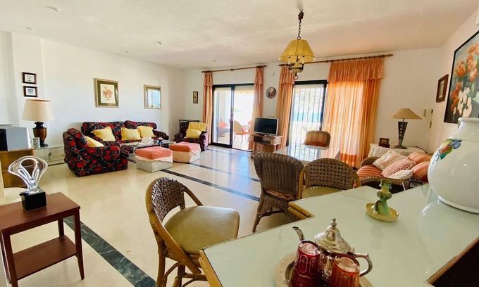 Calahonda House | Beautiful house on the beachfront in Costa tropical