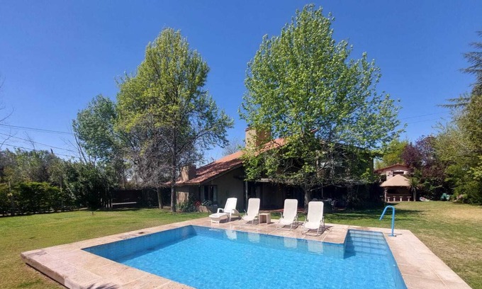 Chacras de Coria House | beautiful house with pool in chacras de coria