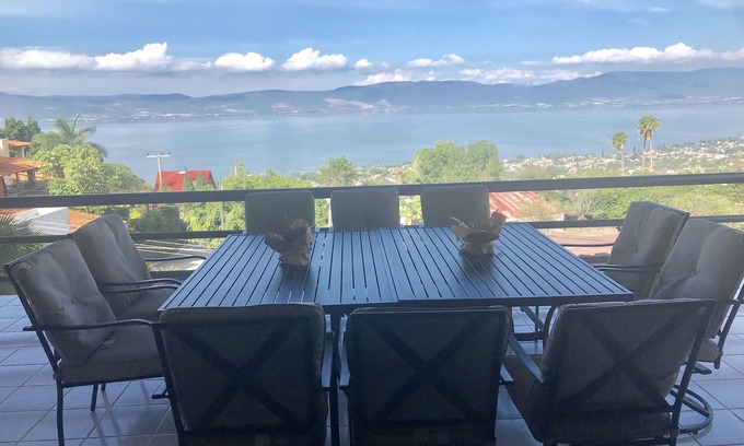 Raquet Club House | BEAUTIFUL HOUSE WITH A FULL VIEW TO THE LAKE OF CHAPALA AND MOUNTAINS