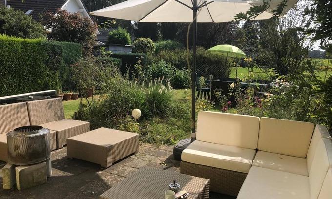 Overath House | Beautiful house with 5 rooms (up to 9 persons) fireplace &garden, only 20 min. from Cologne