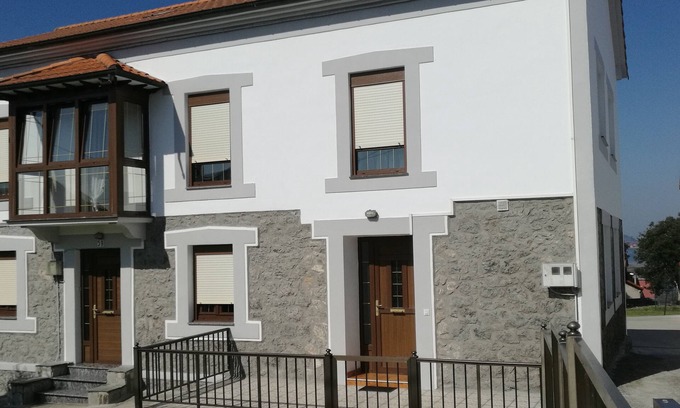 Pedrena House | Beautiful house with garden in the bay of Santander