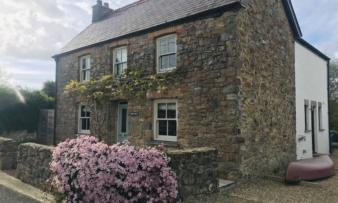 Haverfordwest House | Beautiful house within a Pembrokeshire estuary village