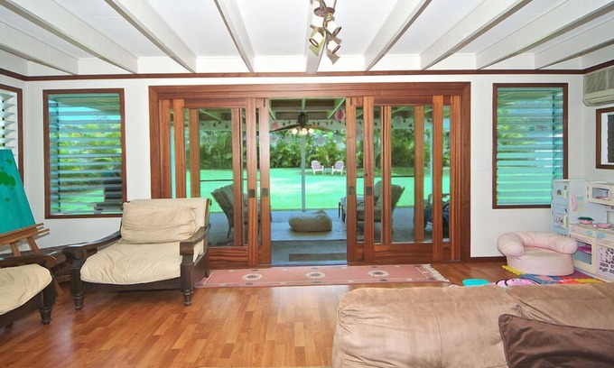 Waimanalo House | Beautiful Island Beach Home, Steps To Beach.