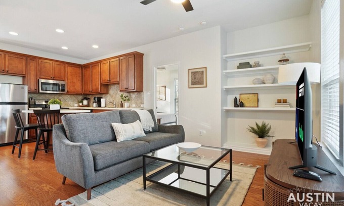 Clarksville House | Beautiful King Accommodations + Luxury Linen + W/D