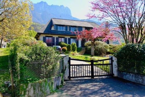 Menthon-Saint-Bernard Villa | Beautiful Lake Annecy Villa