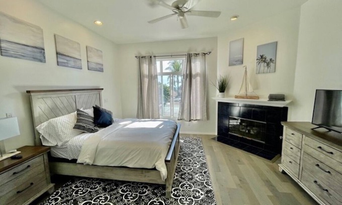 Village of La Jolla House | Beautiful La Jolla Village Home, Sleeps 9