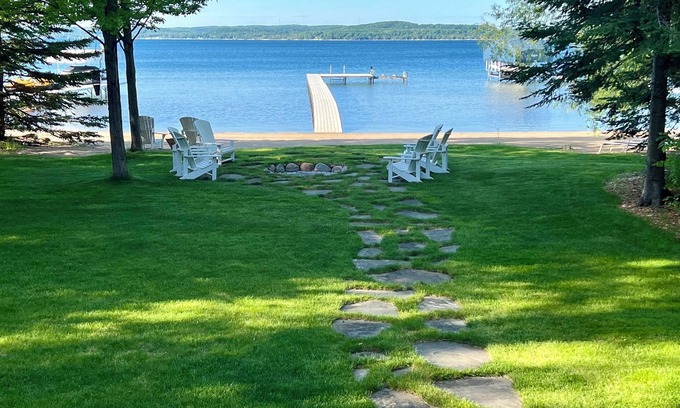 Boyne City House | Beautiful Lake Charlevoix with Sandy Beach- Great For Families