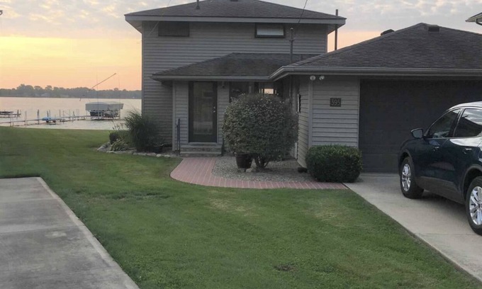 Coldwater House | Beautiful Lake Coldwater Home with Panoramic Lake Views, 3 Beds Sleeps 10
