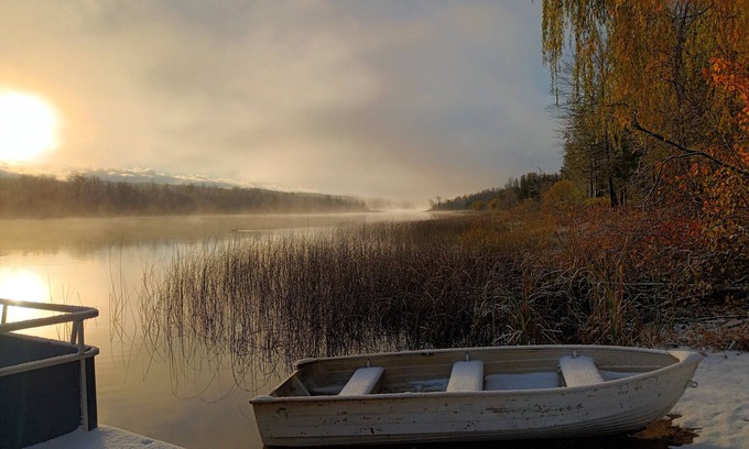 Ellsworth Cabin | Beautiful Lake! Cute Cabins! 6 Bedrooms, 3 Baths. Outdoor Lounge with Fire Pit!