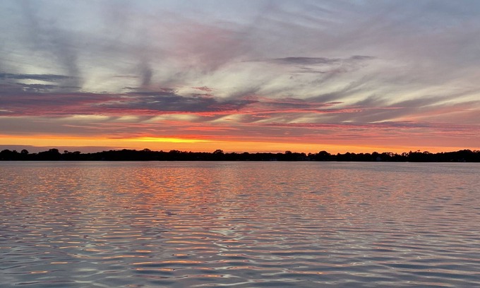 Waverly House | Beautiful Lake Front Home - 45 minutes from the Twin Cities