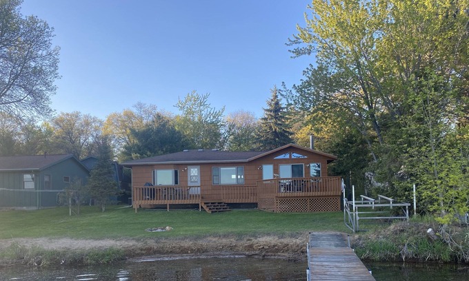Nisswa Cabin | Beautiful lake getaway just steps from the water