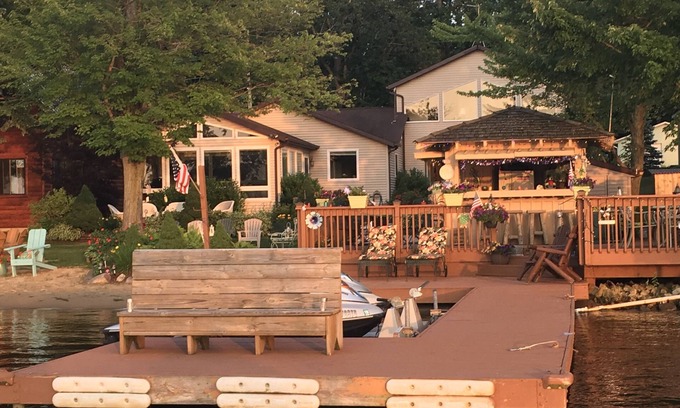 Grand Junction House | Beautiful Lake Home with Tiki Bar for EXTRA FUNnHome is governed by Ordinance