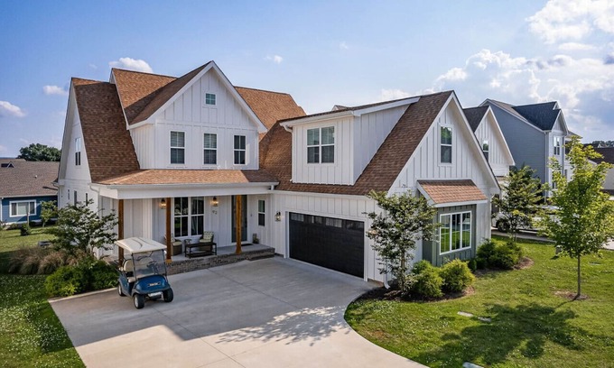 Winchester House | Beautiful Lake Home Retreat with Lake and Marina Access and Golf Cart