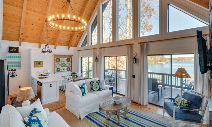 Seneca Cabin | Beautiful Lake Keowee Home w/Boat Dock & Fire Pit