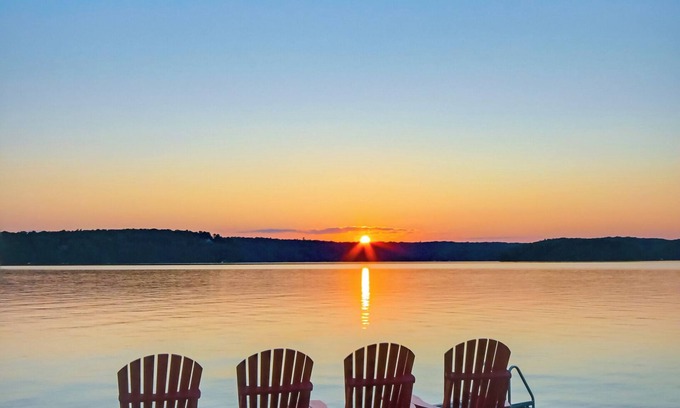 Baysville Cottage | Beautiful Lake of Bays Cottage w/310' Private Shoreline & All Day Sun!