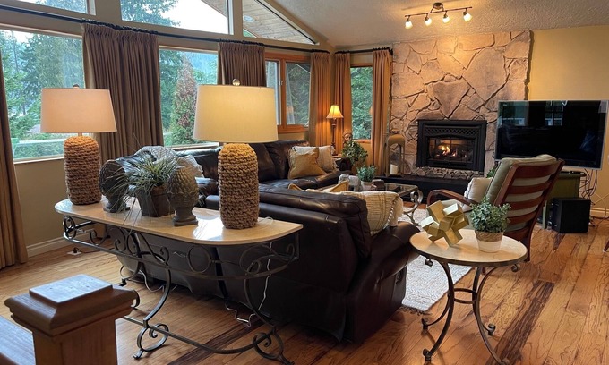 Sudden Valley House | Beautiful Lake Whatcom/Sudden Valley House Rental steps from the water