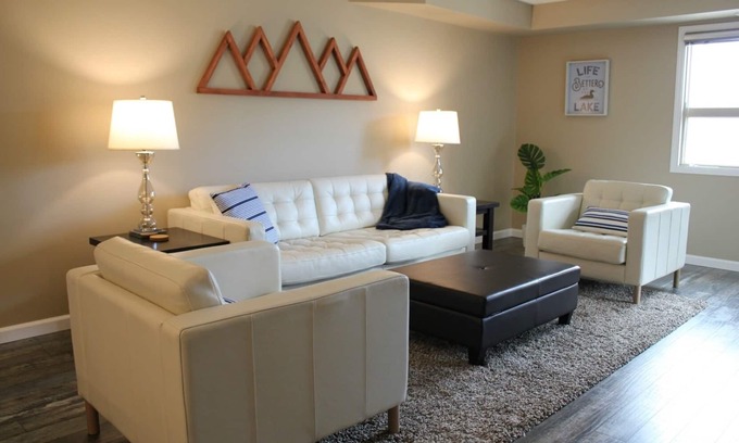 East Kootenay Apartment | Beautiful Lake Windermere Pointe Condo - Sleeps 6