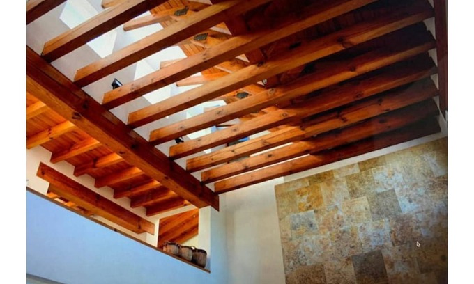 Monte Alto House | Beautiful lakefront home