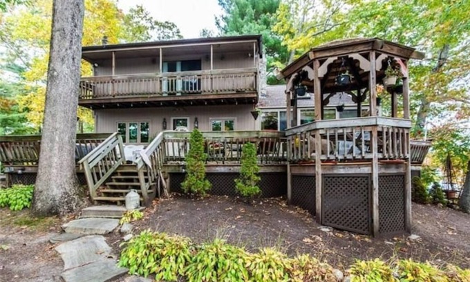 Greenville Cottage | Beautiful Lakefront Cottage w/Sunset Views
