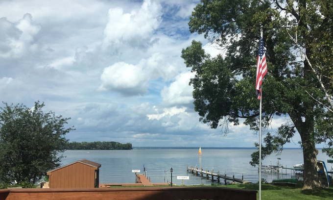 Bridgeport House | Beautiful Lakefront Home. Enjoy the lake with kayaks, floats and private dock!