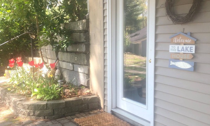 Shrewsbury House | Beautiful Lakefront Home with Private Beach