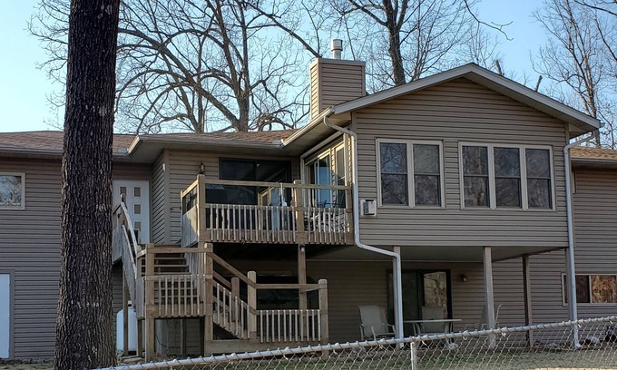 Bull Shoals House | Beautiful Lakefront Home Bull Shoals Lake. One mile to White River.