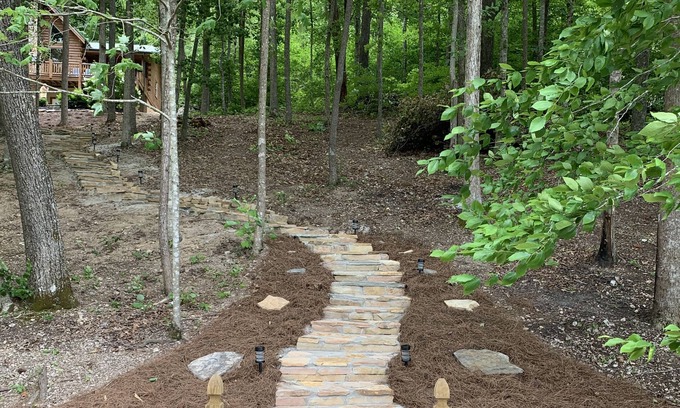 Big Creek Cabin | Beautiful Lakefront Cabin, Quiet Cove, Private Dock on Big Creek/Cove Pointe.