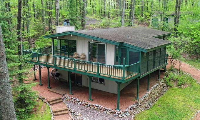 St Germain House | Beautiful Lakefront home on Pickerel Lake