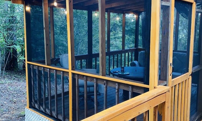 Tuscaloosa House | Beautiful LakeFront View Rental - Only 8.6 mi from the UA!