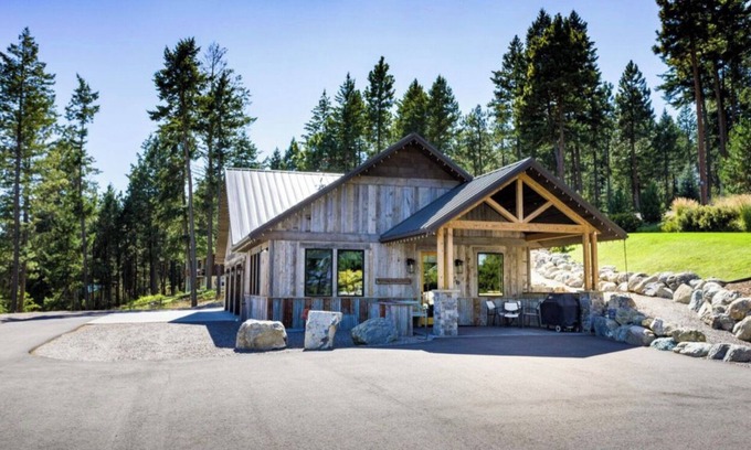 Lakeside Apartment | Beautiful Lakeside Suite overlooking Flathead Lake and Swan Mountain Range