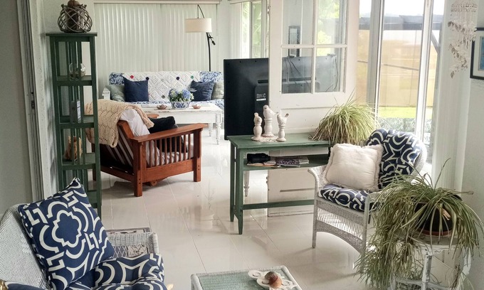 Winter Haven House | Beautiful Lakeside Home - Bring Your Boat & Jetski