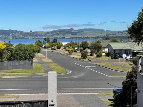 Waipahihi Apartment | Beautiful Lakeview Apartment