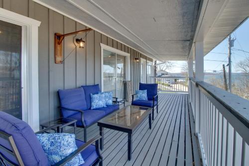 Lakeview House | Beautiful Lakeview Home Near Bull Shoals Lake!