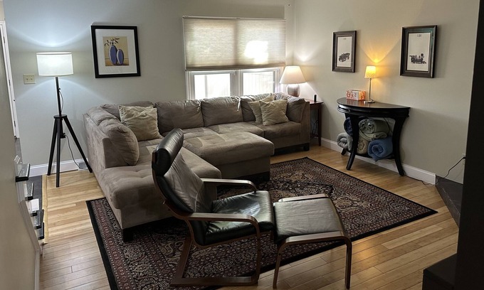Bausman House | Beautiful Lancaster Suburban Townhouse