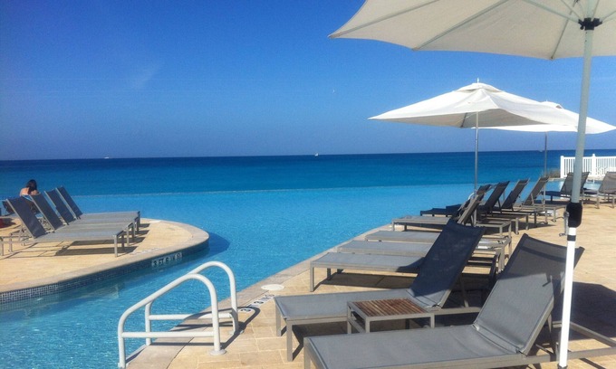 Alice Town Condo | Beautiful Large Condo in Paradise