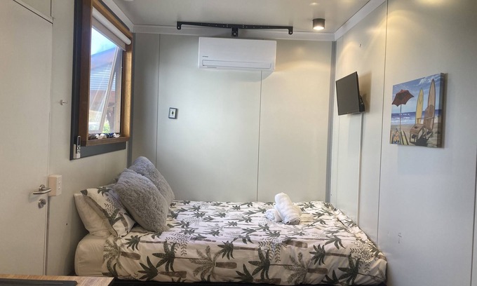 Cape Paterson Apartment | Beautiful little Studio, with an outdoor area- 5 minute walk to the Beach!