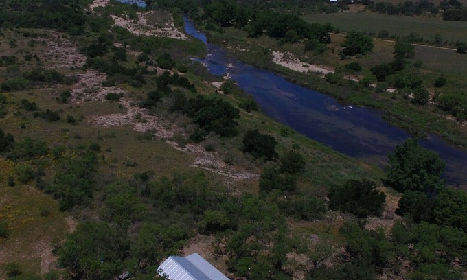 Mason Cabin | Beautiful Llano River front cabin near Castell Swimming, fishing, kayaking.