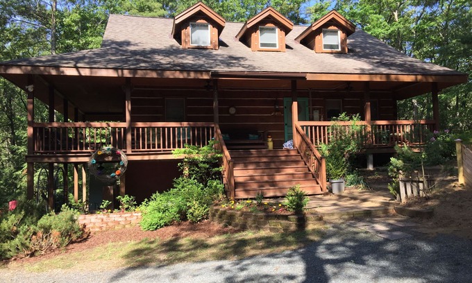 Ludington Cabin | Beautiful Lodge-sleeps 16-wrap around porch-Lake Michigan, Pentwater, Ludington
