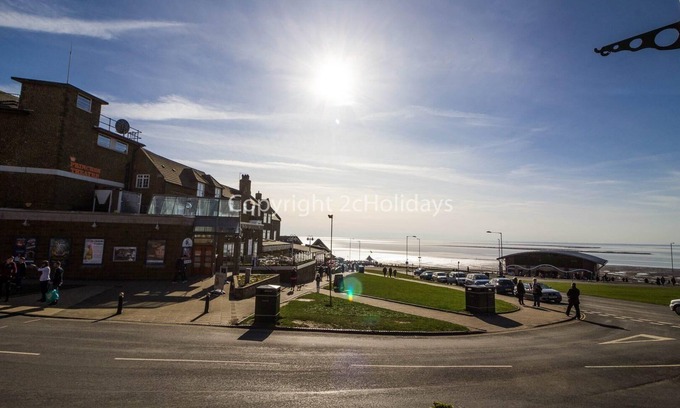 Hunstanton Cabin | Beautiful lodge with decking in Hunstanton at Manor Park ref 23023W