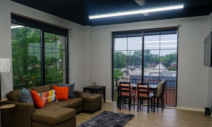 Dearborn Apartment | Beautiful Loft in Dearborn