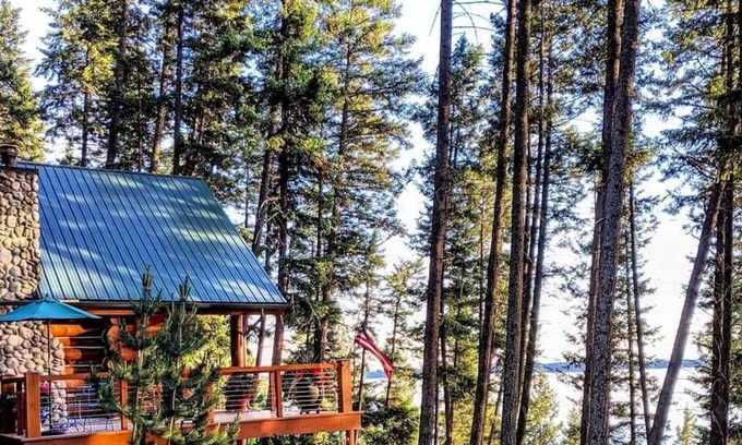 Polson Cabin | Beautiful Log Cabin, Private, Lake Views, Close to Lake Access!