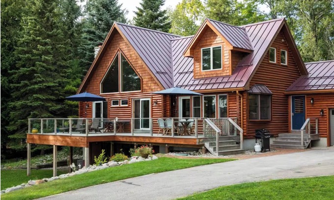Suttons Bay House | Beautiful Log Cabin on the Bay!