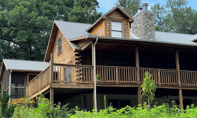 Hanover House | Beautiful Log House 4 Bed, 2 Baths, 15 acre land, close to Madison, sleeps 13