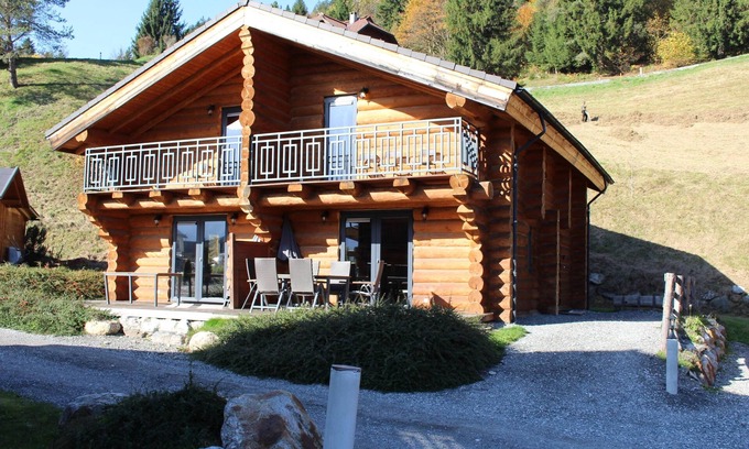 Jenig Ski Chalet | Beautiful log house near top ski resort