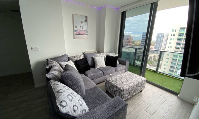 Riverwalk Fort Lauderdale Condo | Beautiful Luxury High Rise 2BR Downtown Amazing Views 9Min Away From Airport !
