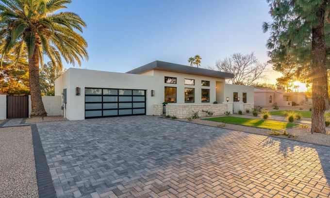 Thunderbird Desert Estates House | Beautiful, Luxurious Scottsdale Home, Pool, Pickleball, & More!