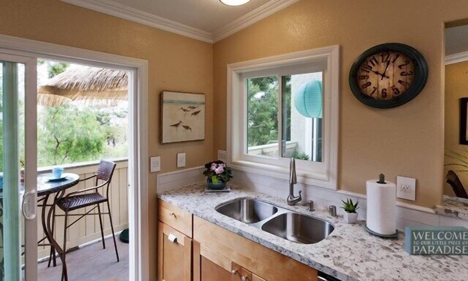 Monarch Beach Condo | BEAUTIFUL, LUXURY CONDO, GATED, WALKING TRAIL TO BEACH!
