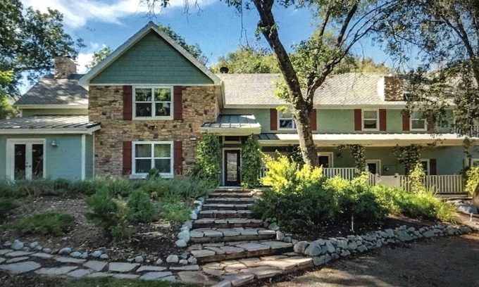Yucaipa House | Beautiful Luxury Home